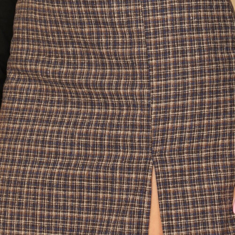 🏷 *NWT* Olivaceous Plaid Mini Skirt with Front Slit – Size Large - Picture 2 of 9